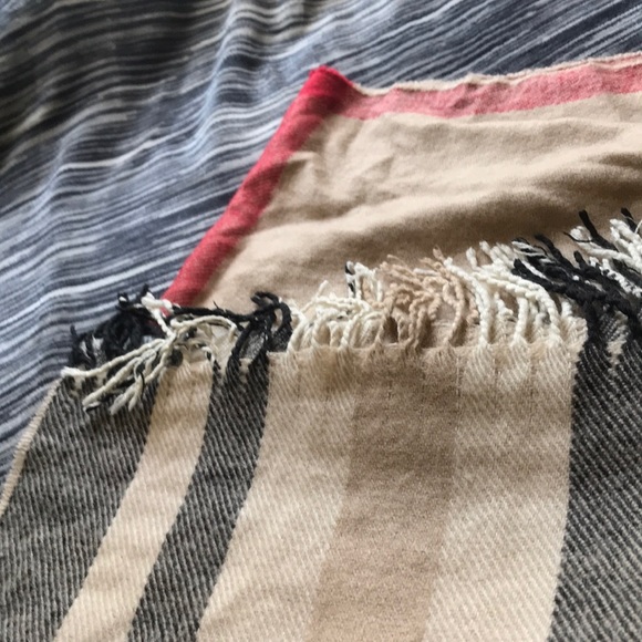 Soft scarf - Picture 2 of 2